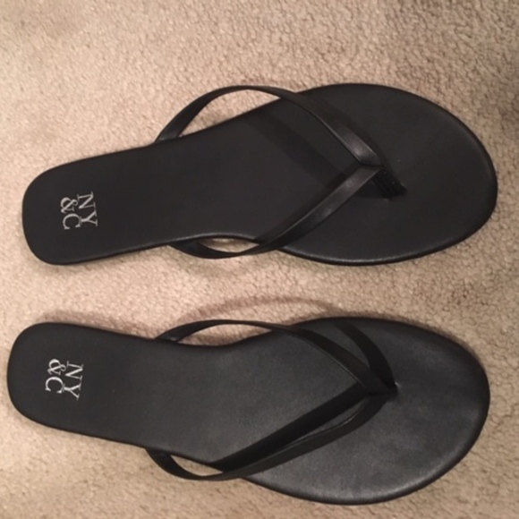 new york and company flip flops